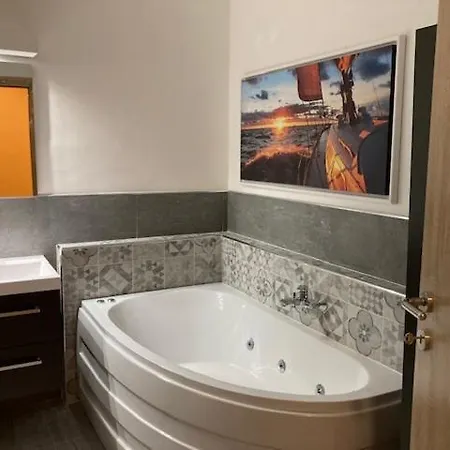 Aurelia Apartament *